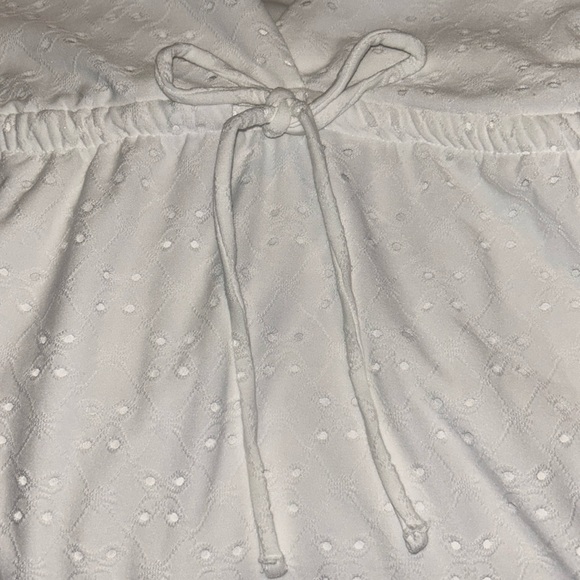 Wild Fable White Sleeveless Triangle Cup Mini Eyelet
Dress - Picture 6 of 13